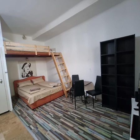 7Dab Apartment Bezeredj Contactless Self -Check-In 布达佩斯 外观 照片